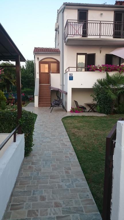 Apartment Devcic Porec Bagian luar foto