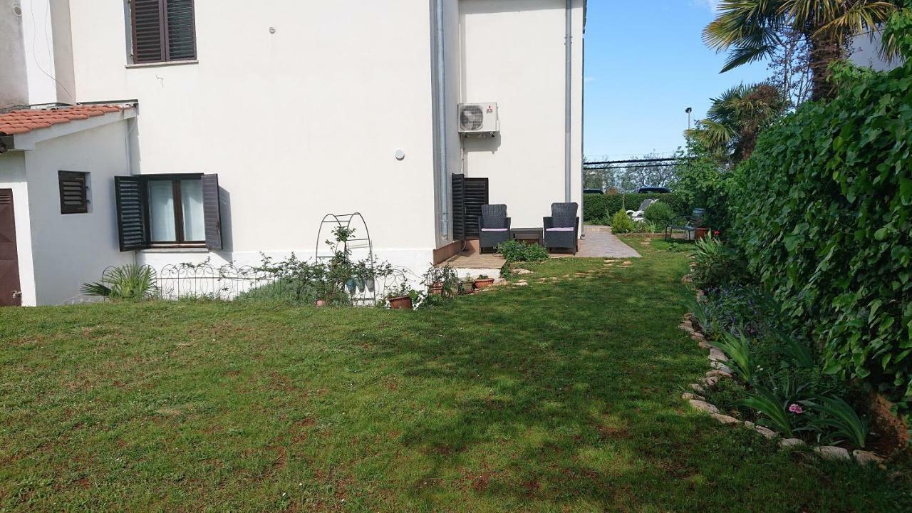 Apartment Devcic Porec Bagian luar foto