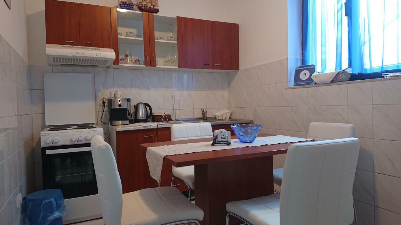 Apartment Devcic Porec Bagian luar foto